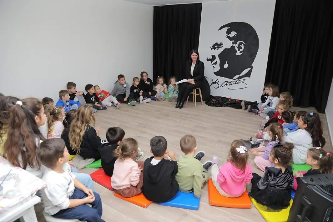 DÜNYANIN EZGİLERİ EDİRNE’DE BULUŞUYOR: MÜZİK MÜZESİNE YOĞUN İLGİ galeri görseli